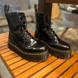 Dr. Martens JADON BOOT SMOOTH LEATHER PLATFORMS